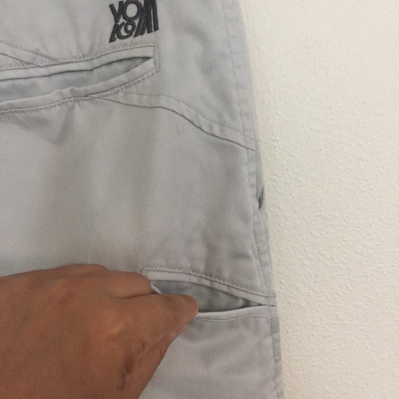 Volcom men’s light grey shorts. Size 33 - Picture 5 of 9